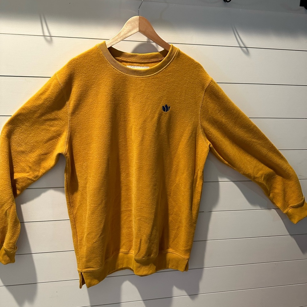 Dutch Bros. XL mustard yellow crewneck sweatshirt